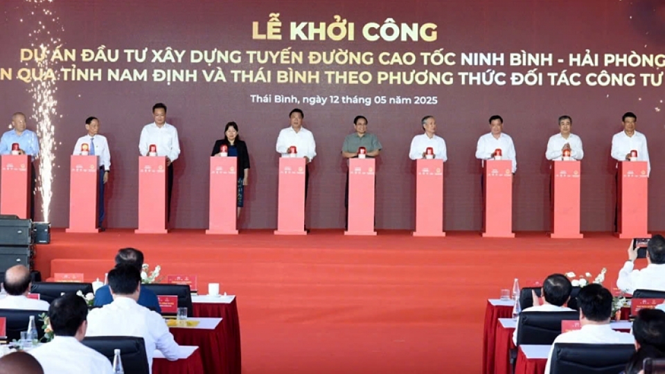 Vietnam breaks ground on key expressway connecting northern localities 3.jpg