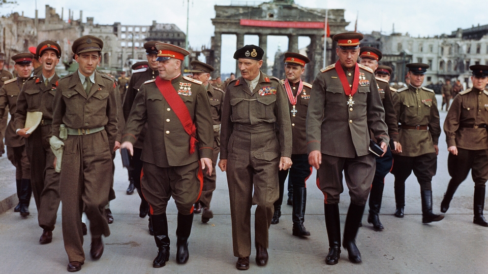 cac_chi_huy_lien_xo_o_berlin_1945.jpg