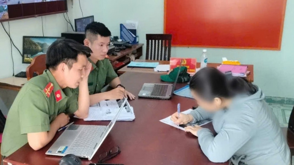 co_quan_cong_an_lam_viec_voi_nguoi_da_chia_se_lan_truyen_thong_tin_that_thiet_neu_tren.jpg