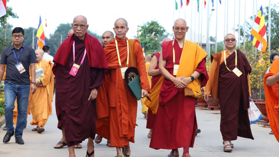 dai_le_vesak_2025_co_hon_2.700_dai_bieu_tham_du_trong_do_co_1.300_dai_bieu_quoc_te_den_tu_85_quoc_gia_va_vung_lanh_tho.jpg