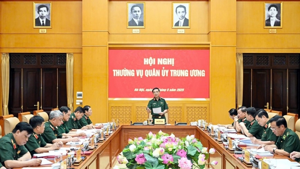 dai_tuong_phan_van_giang_chu_tri_hoi_nghi.jpg