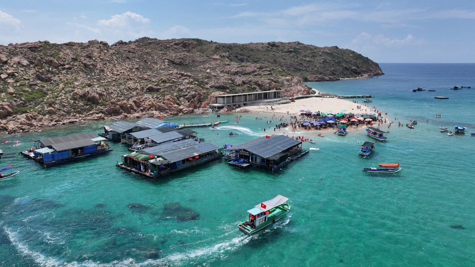 dao_hon_kho_xa_nhon_hai_thanh_pho_quy_nhon.jpg