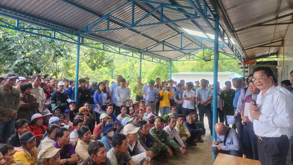 doan_cong_tac_bo_noi_vu_lang_nghe_tam_tu_nguyen_vong_nguoi_dan_thon_3_xa_tra_vinh_huyen_nam_tra_my_tinh_quang_nam_sinh_song_tren_dat_xa_dak_nen_huyen_kon_plong_tinh_kon_tum.jpg