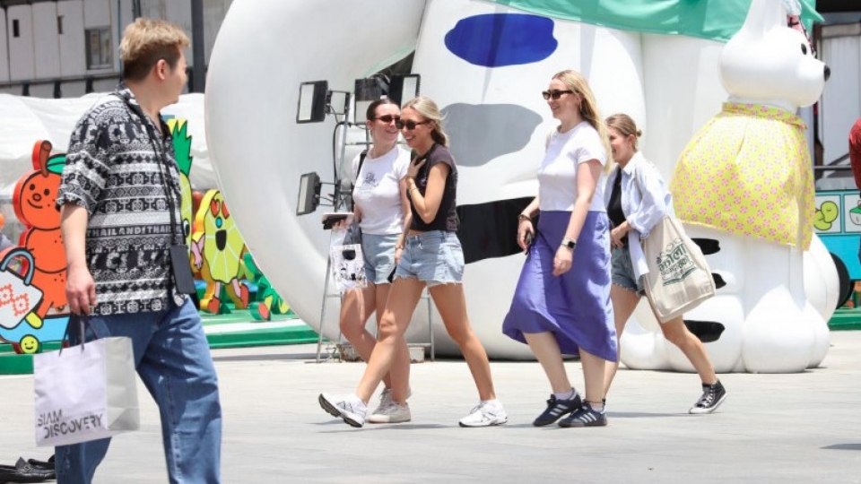 foreign tourists.jpg