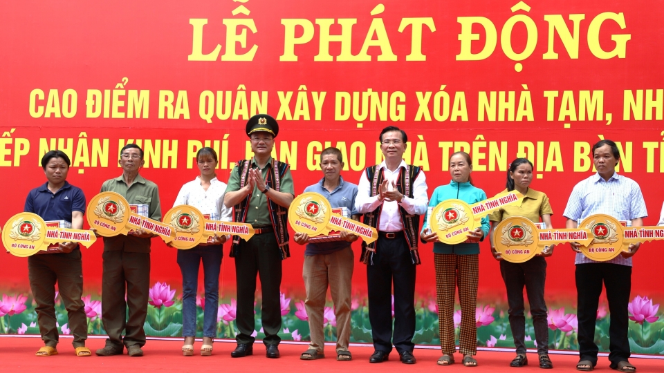 Bộ Công an trao 500 căn nhà tình nghĩa tại Đắk Nông