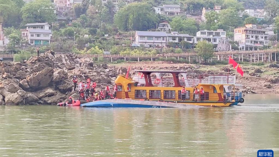 lat_thuyen.jpg