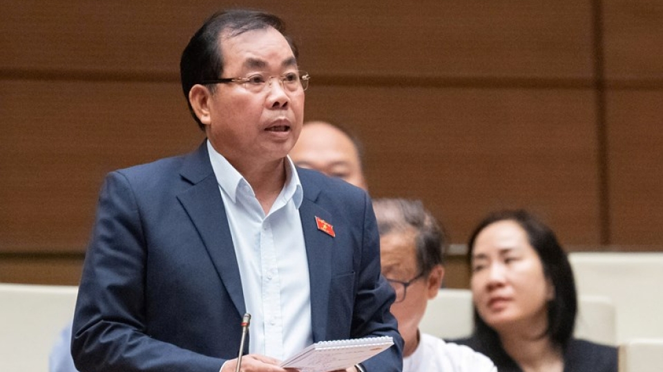 nguyen_quang_huan_thao_luat_hien_phap.jpg