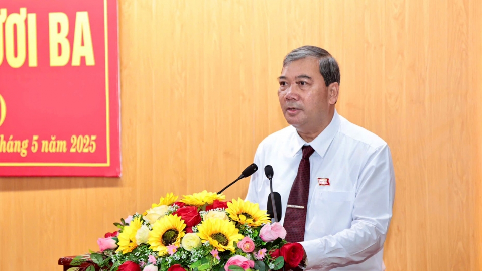 ong_kim_ngoc_thai_pho_bi_thu_thuong_truc_tinh_uy_chu_tich_hdnd_tinh_tra_vinh_phat_bieu_tai_ky_hop.jpg