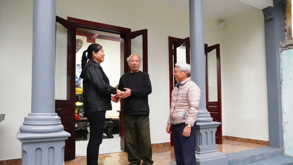 ong_nguyen_dang_vang_phuong_thanh_binh_tp_hai_duong_tinh_hai_duong_trong_can_nha_moi_vua_duoc_xay_dung_voi_su_ho_tro_cua_cac_ban_nganh_cac_doan_the_tinh_hai_duong_va_ba_con_dan_pho.jpg