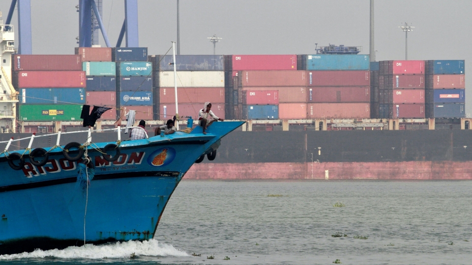 rs-2025-04-15t085453z_2057050019_rc27yda490f4_rtrmadp_3_india-economy-trade.jpg