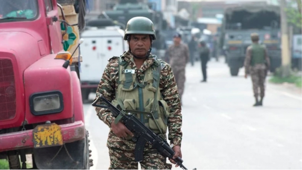 Ấn Độ và Pakistan đồng loạt mở lại không phận