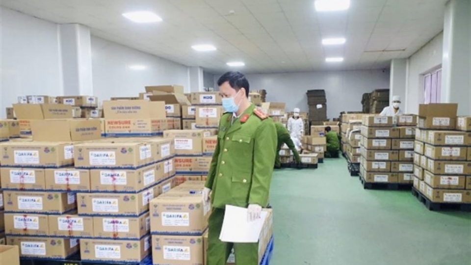 Phát hiện nhà thuốc bán sữa giả tại TP.HCM