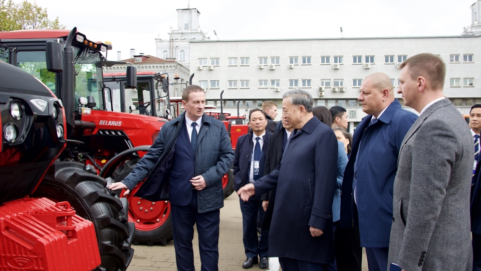 Tổng Bí thư Tô Lâm thăm Nhà máy Máy kéo Minsk