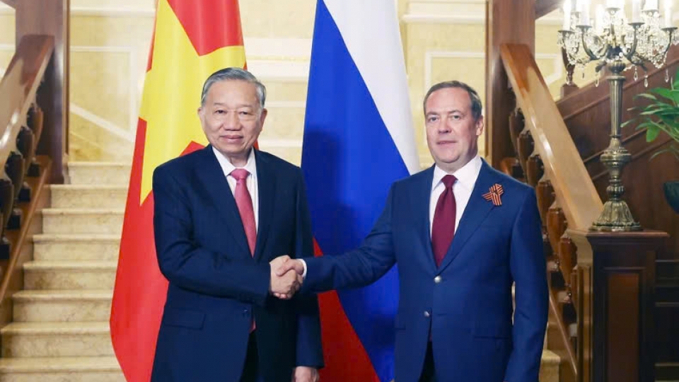 tong_bi_thu_to_lam_hoi_kien_voi_chu_tich_dang_nuoc_nga_thong_nhatdmitry_medvedev_2.jpg