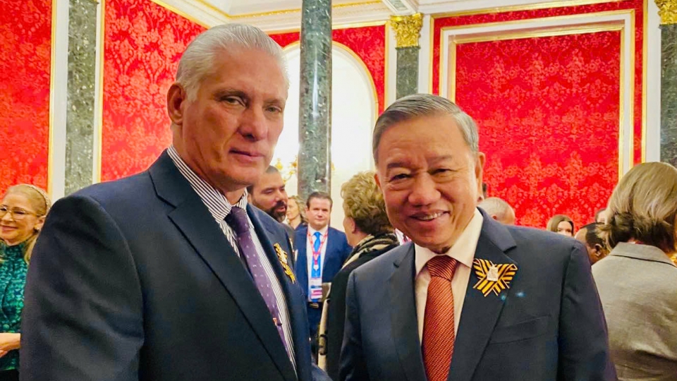 tong_bi_thu_to_lam_va_bi_thu_thu_nhat_cuba.jpg