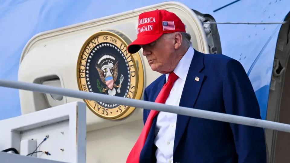 trump_air_force_one.jpg