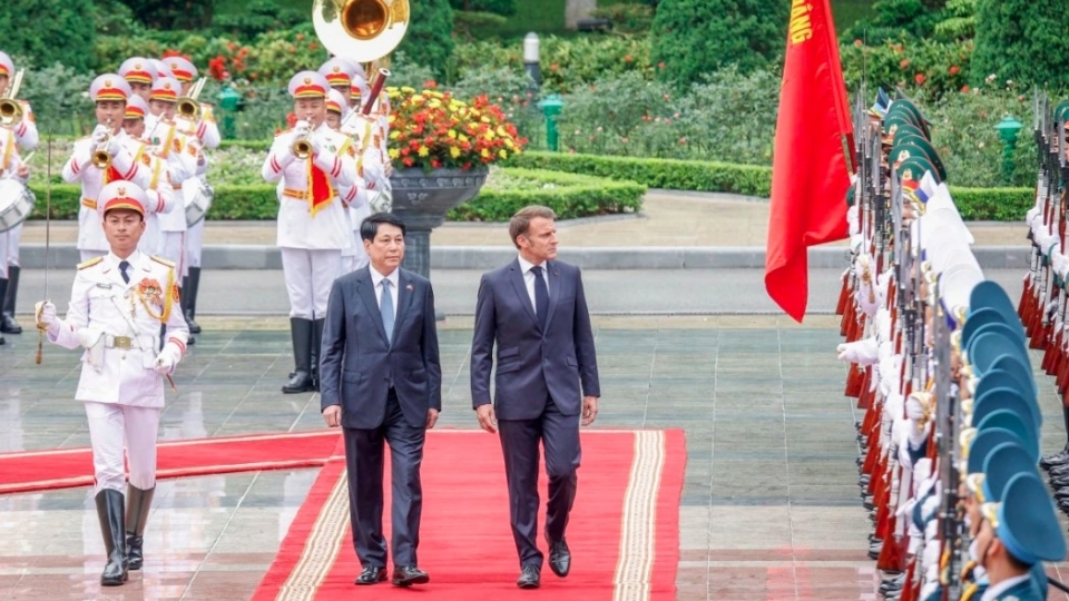 Red-carpet welcome for President Emmanuel Macron in Hanoi