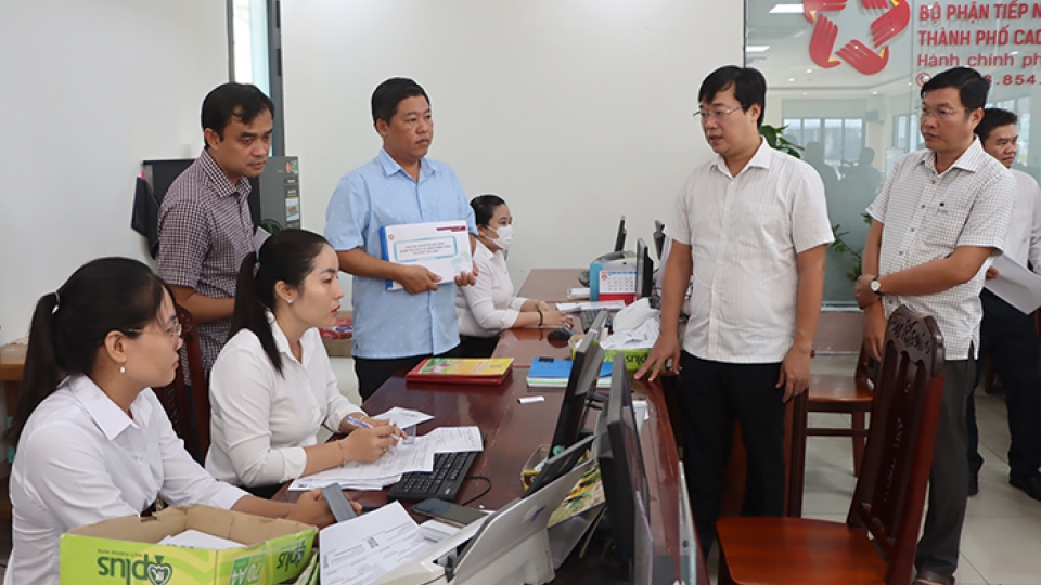 1_bi_thu_tinh_uy_dong_thap_kiem_tra_van_hanh_thu_phuong.jpg