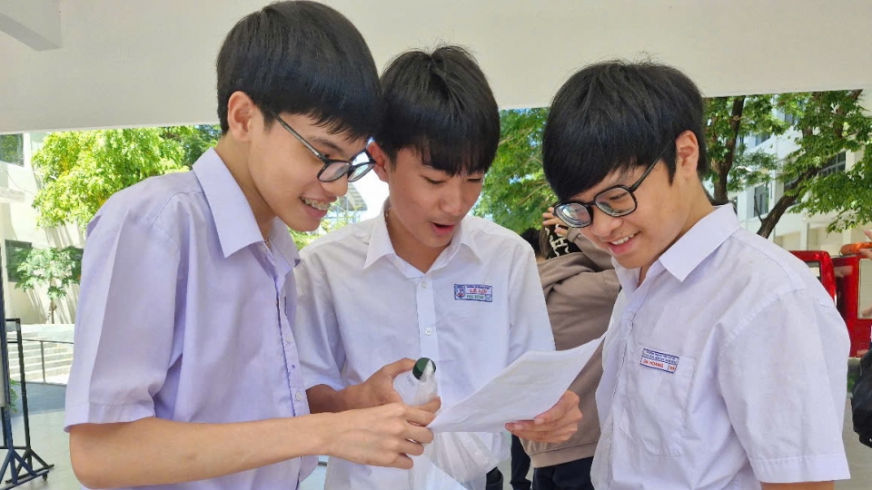 1_thi_sinh_o_da_nang_hoan_thanh_ky_thi_lop_10_thpt.jpg