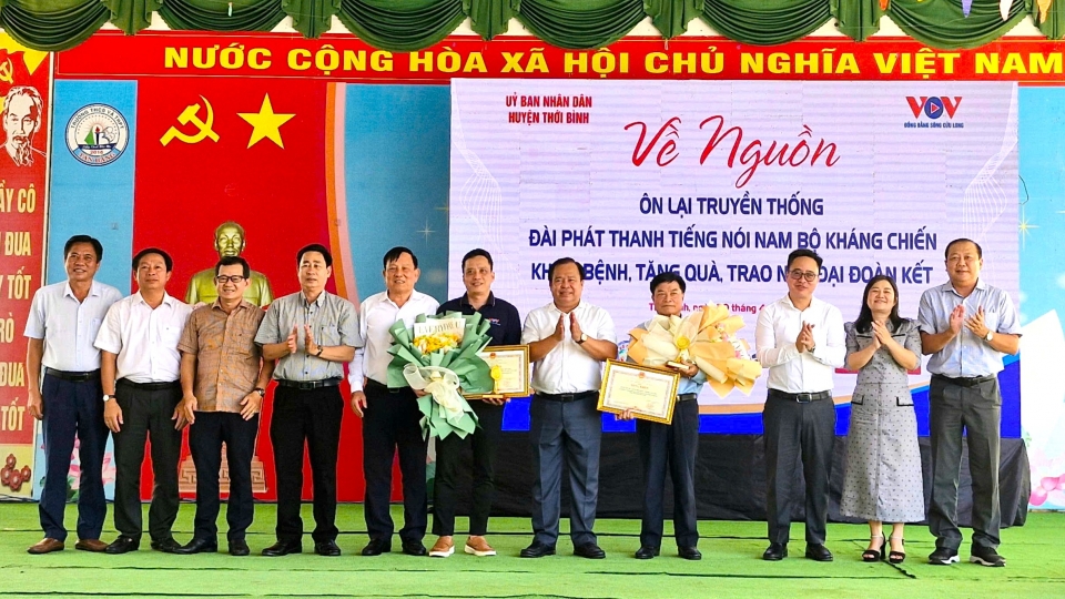 2_the_he_dai_tieng_noi_viet_nam_sau_nay_luon_nho_ve_dai_tieng_noi_nam_bo_khang_chien.jpg