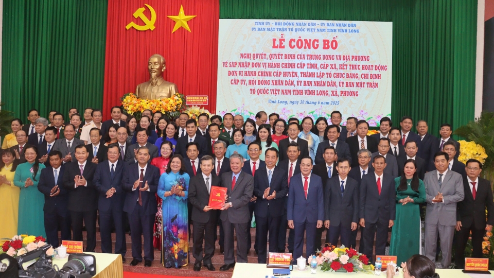 Ban châp hành đỏng bộ tỉnh Vĩnh Long mới ra mắt.jpg