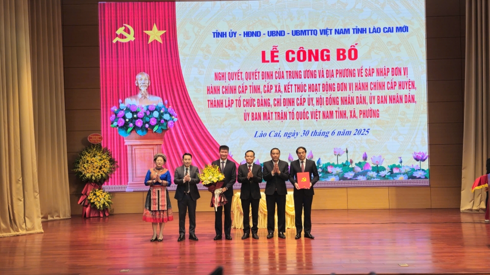 Cong bo dang bo Lao Cai.jpg