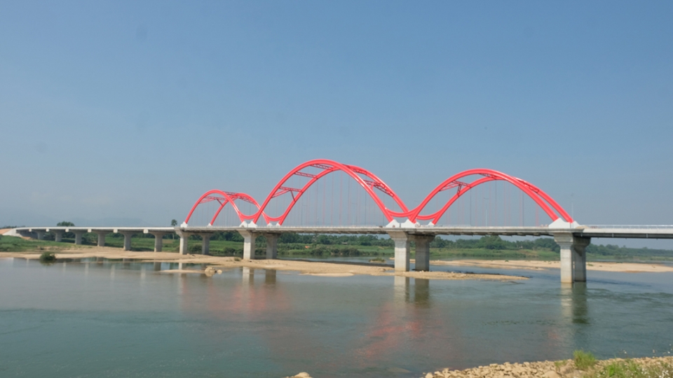 Dự án cầu Trà Khúc 3 hoàn thành trong tháng 6 góp phần tăng tỷ lệ giải ngân vốn đầu tư công của Quảng Ngãi.jpg
