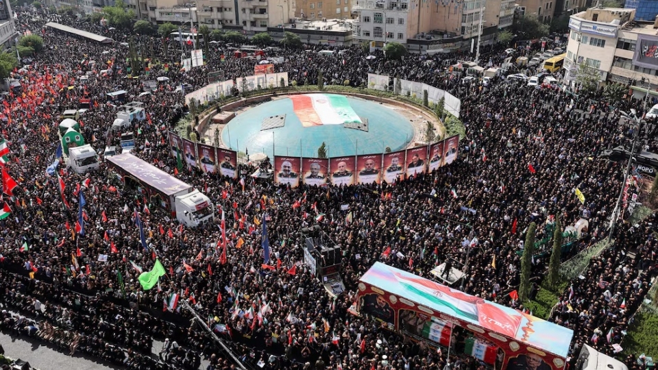 Iran to chuc tang le chi huy cap cao va nha khoa hoc bi Israel ha sat, dan Iran tu tap 28-6-2025 -reu.jpg