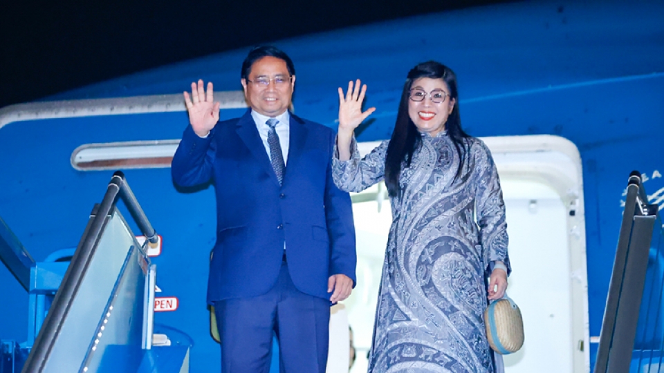PM Pham Minh Chinh and his spouse begin Europe trip.jpg