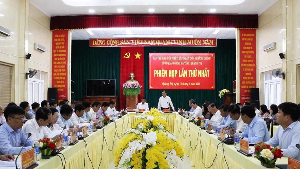 Phiên họp thứ nhất Ban chỉ đạo hợp nhất, sáp nhập đơn vị hành chính tỉnh Quảng Trị và Quảng Bình.jpg
