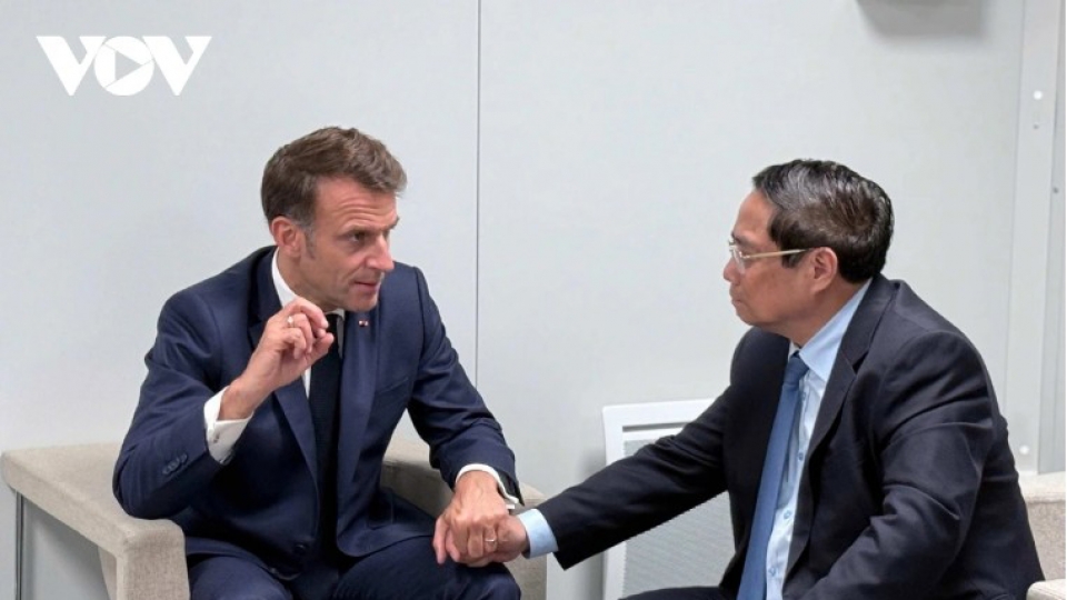 Prime Minister Pham Minh Chinh meets French President Emmanuel Macron_0.jpg