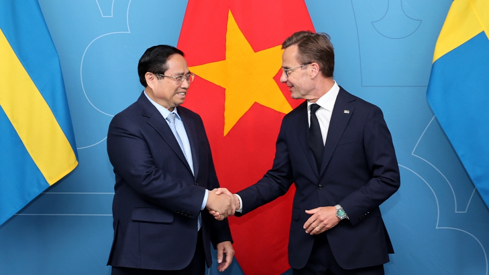 Swedish Prime Minister Ulf Kristersson and his visiting Vietnamese counterpart Pham Minh Chinh in Stockholm on June 13.jpg