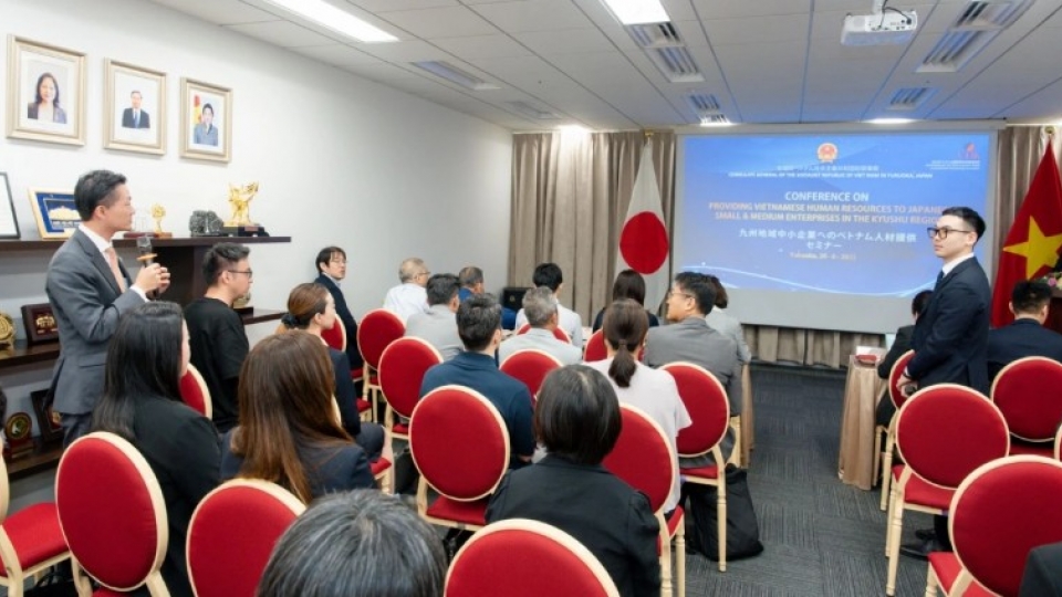 Vietnamese and Japanese delegates propose measures to strengthen bilateral human resources cooperation.jpg