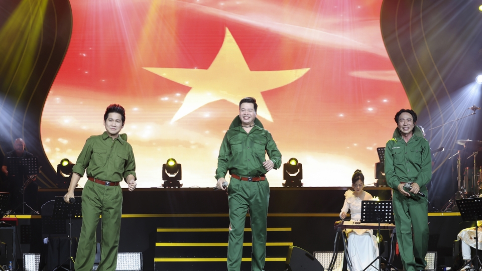 anh_4_bo_ba_giong_ca_kinh_dien_hat_ke_chuyen_bang_nhac_do.jpg