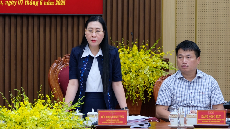 ba_bui_thi_quynh_van_bi_thu_tinh_uy_chu_tich_hdnd_tinh_quang_ngai.jpg