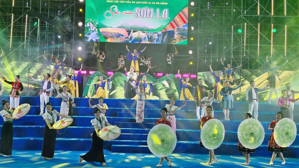 c3_huong_trinh_nghe_thuat.jpg