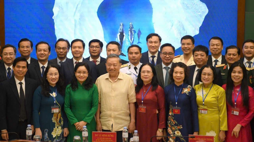can bo nguon.jpg