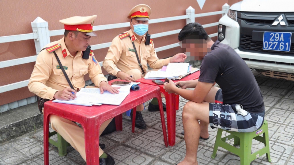 csgt_lap_bien_ban_cho_hang_qua_tai.jpg