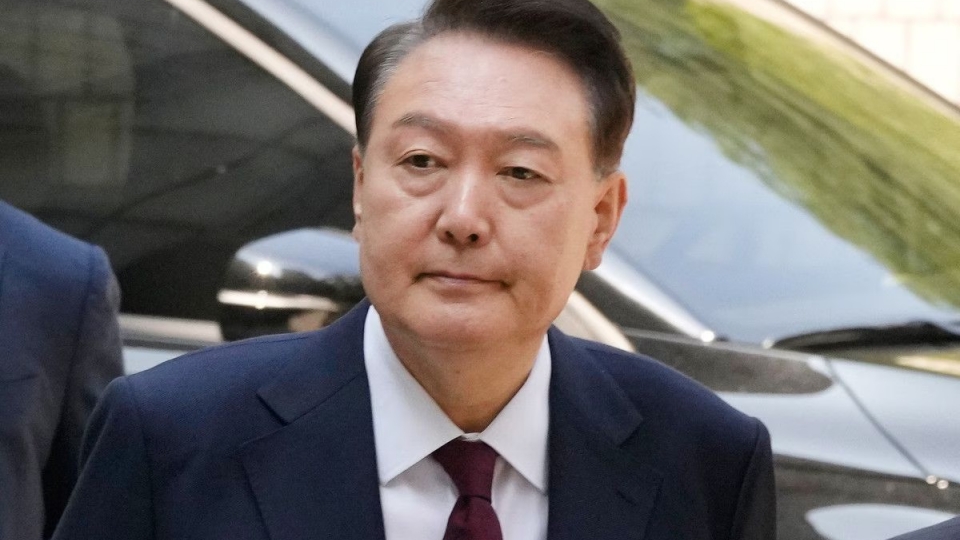 cuu_tong_thong_yoon_suk_yeol_den_hau_toa_anh_jiji_press.jpeg