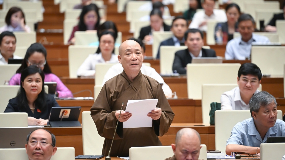 dai_bieu_hoa_thuong_thich_bao_nghiem_-_doan_dbqh_tp_ha_noi.jpg