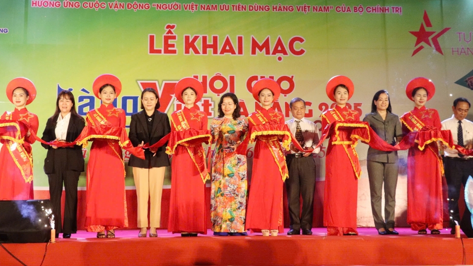 khai_mac_hoi_cho_hang_viet_da_nang_2025-_ton_vinh_san_pham_ocop.jpg