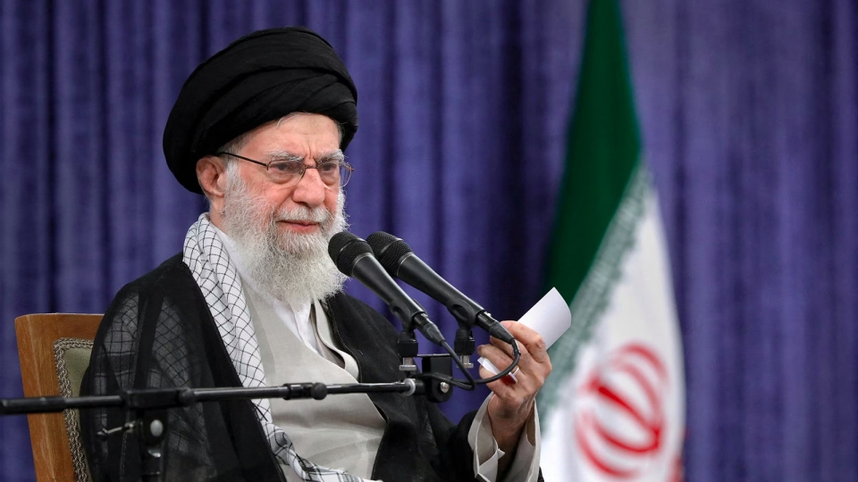 lanh tu toi cao Iran, lanh tu Iran Khamenei, dai giao chu Iran Khamenei -reu.jpg