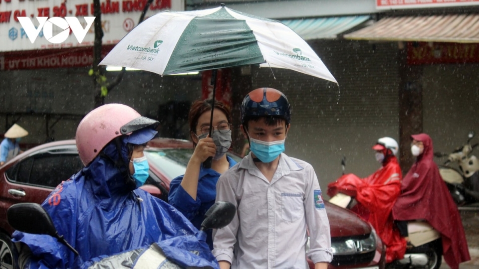 media-vov-vn_tinh_nguyen_mua_thi_5.jpg