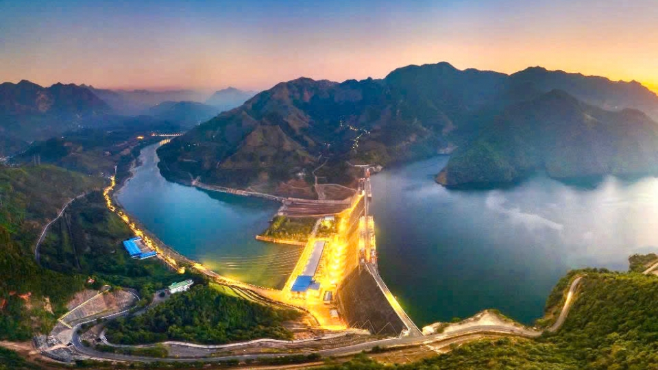 nha_may_thuy_dien_son_la_-_cong_trinh_thuy_dien_lon_nhat_dong_nam_a_anh_phi_long.jpg