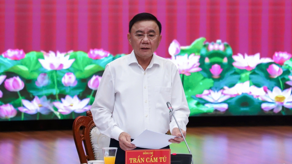 ong_tran_cam_tu_uy_vien_bo_chinh_tri_thuong_truc_ban_bi_thu_truong_doan_cong_tac_chu_tri_buoi_lam_viec.jpg