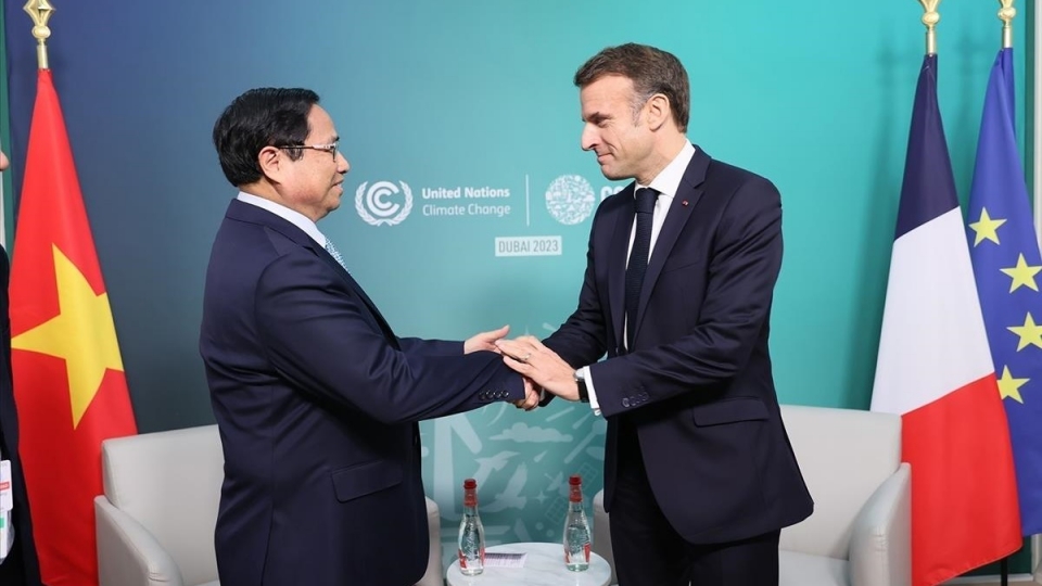 pham_minh_chinh_macron.jpg