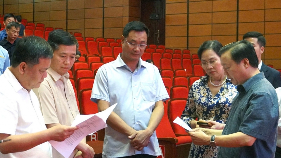pho_thu_tuong_tran_hong_ha_kiem_tra_ra_soat_kich_ban_chuong_trinh_le_cong_bo.jpg