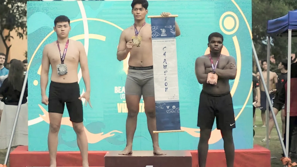 Long An wrestler wins historic gold at Asian Wrestling Championships
