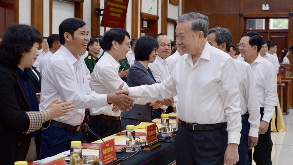 tong_bi_thu_to_lam_lam_viec_gia_lai_binh_dinh_2.jpg