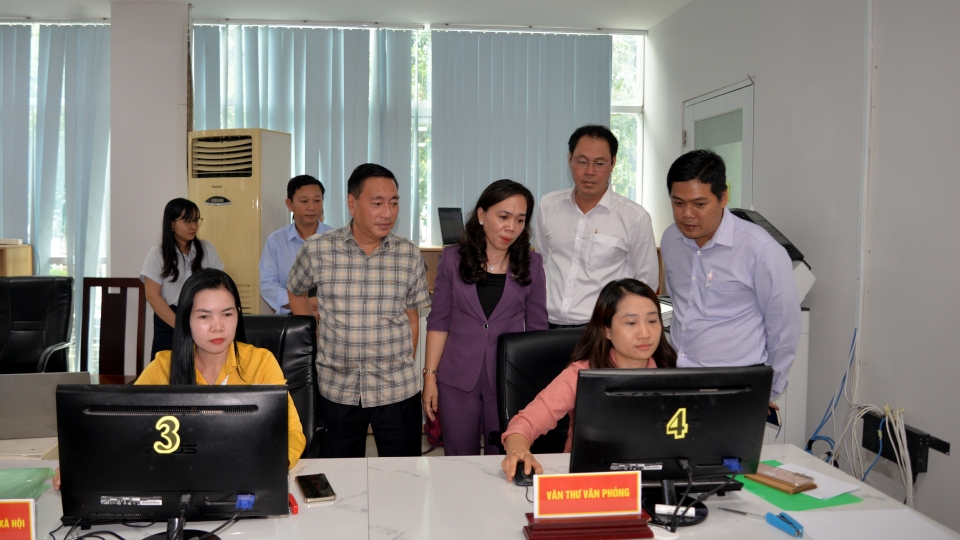 trung_tam_cung_bo_tri_nhan_su_ho_tro_tai_cho_cho_168_phuong_xa_dac_khu_anh_minh_hoa.jpg